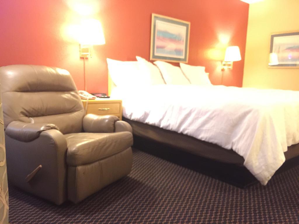 Americas Best Value Inn - Гарден-Сити Экстерьер фото