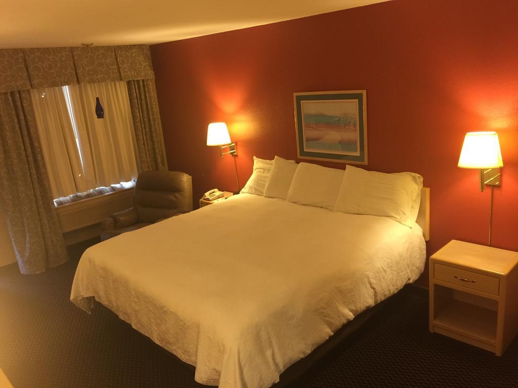 Americas Best Value Inn - Гарден-Сити Экстерьер фото
