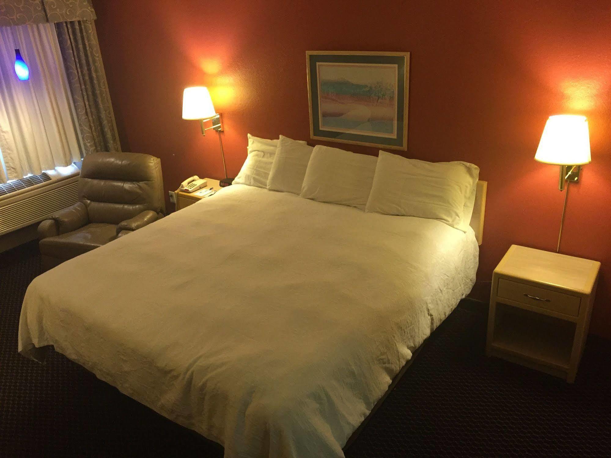 Americas Best Value Inn - Гарден-Сити Экстерьер фото