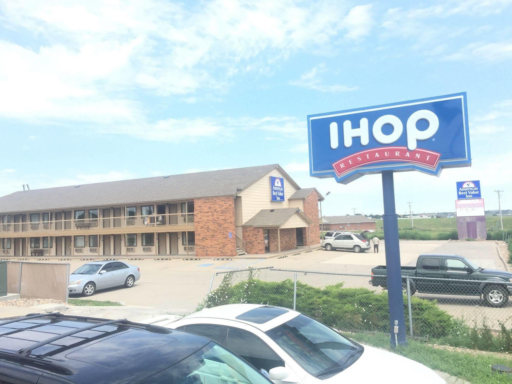 Americas Best Value Inn - Гарден-Сити Экстерьер фото